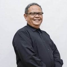 Prof.Dr.Ir.Sudjati Rachmat,DEA